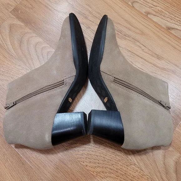 Vionic Ankle Boots - Picture 4 of 8